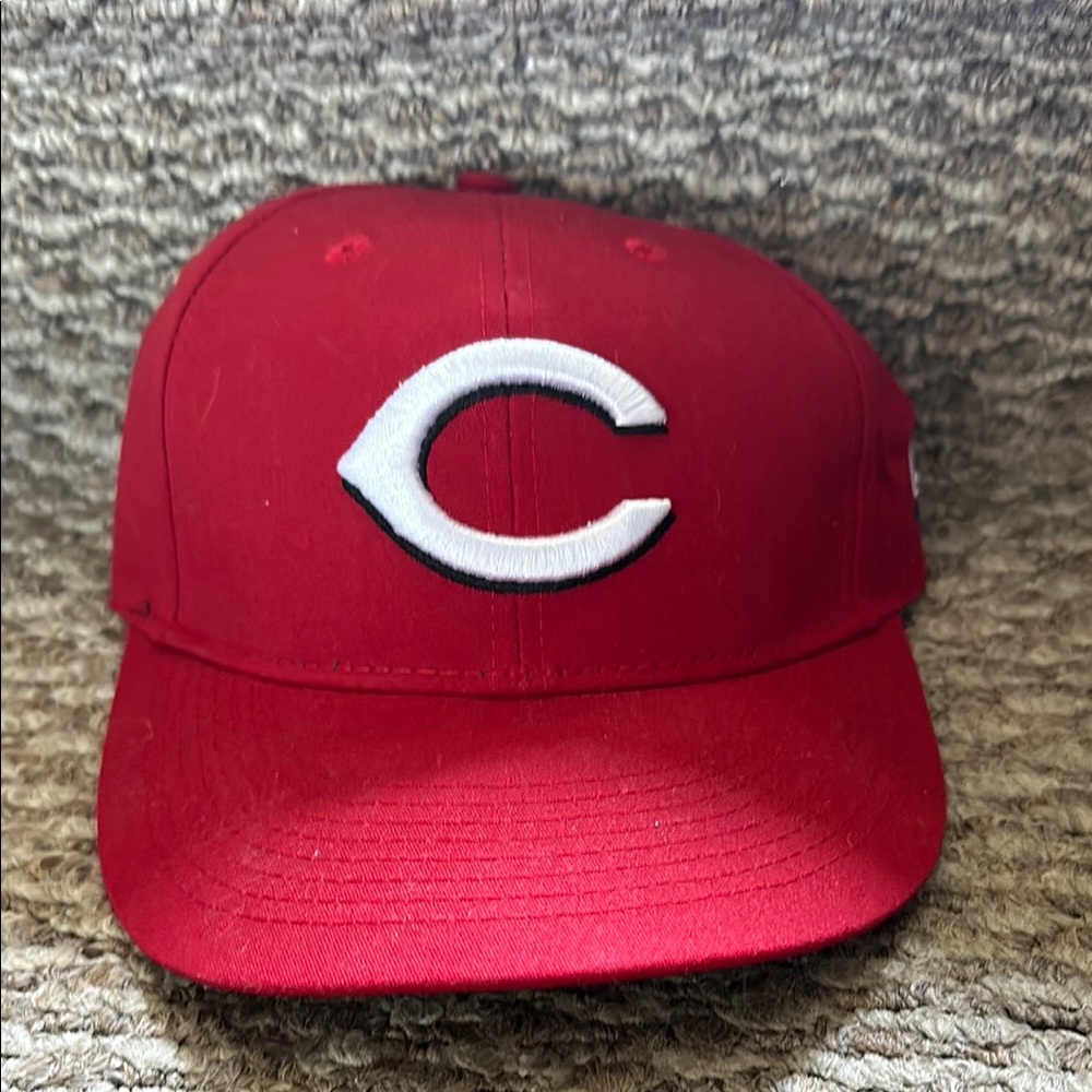 Kids MLB Baseball Cap with Cincinnati Reds logo